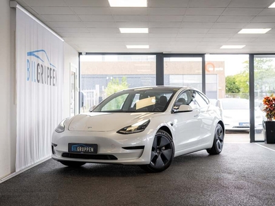 Tesla Model 3 RWD - Sedan Aut.