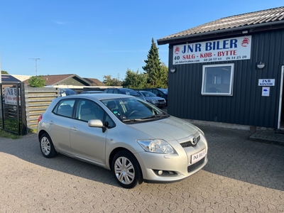 Toyota Auris 1,6 Sol 5d