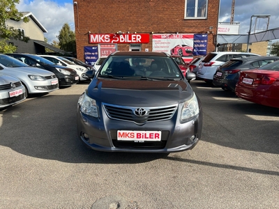 Toyota Avensis 1,6 VVT-i T1 stc. 5d