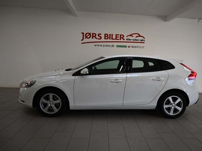 Volvo V40 T3 152 Kinetic aut. - Halvkombi Aut.