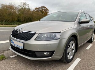 Skoda Octavia 1,6 TDi 110 Style Combi DSG