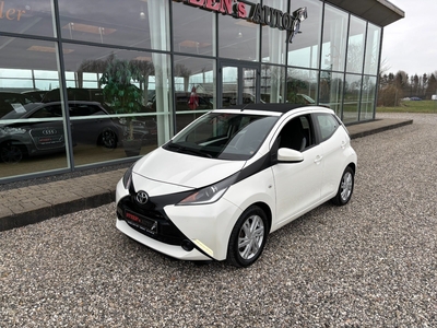 Toyota Aygo 1,0 VVT-i x-wave Sky 5d