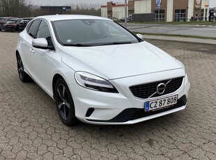 Volvo V40 2,0 T2 R-design 122HK 5d 6g