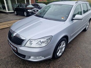 Skoda Octavia 1,6 TDi 105 Ambiente Combi