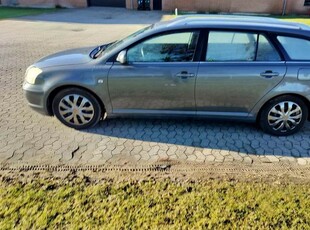 Toyota Avensis 2,0 Sol stc.