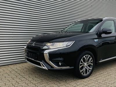 Mitsubishi Outlander 2,4 PHEV Invite CVT 4WD 5d