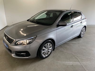 Peugeot 308 1,6 BlueHDi 120 Selection Sky 5d