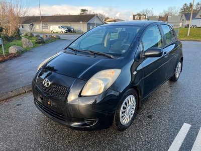 Toyota Yaris 1,3 VVT-i Terra 5d