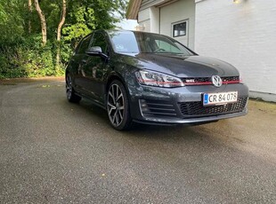 VW Golf VII 2,0 GTi Performance DSG BMT