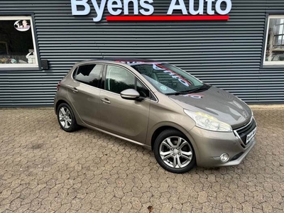 Peugeot 208 1,2 VTi Allure Sky