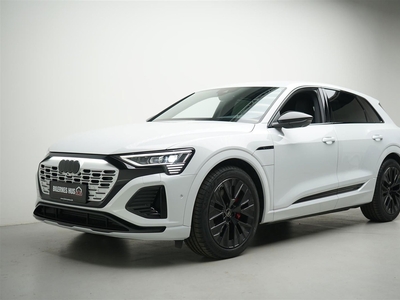 Audi Q8 e-tron 55 S-line quattro 5d