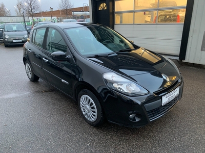 Renault Clio III 1,2 16V Expression 5d