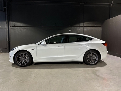 Tesla Model 3 Standard Range+ RWD 4d