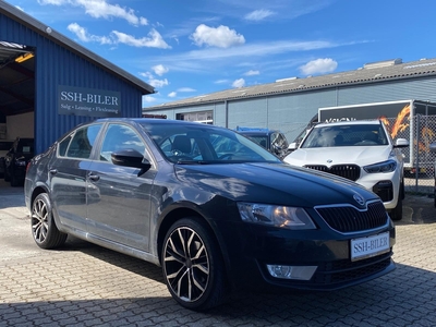 Skoda Octavia 1,6 TDi 105 Ambition 5d