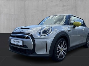 MINI Cooper SE Essential 3d