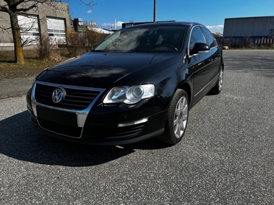 VW Passat 2,0 FSi Trendline 4d