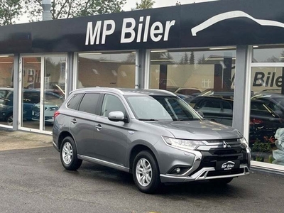 Mitsubishi Outlander 2,4 PHEV Inform+ CVT 4WD