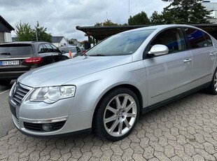 VW Passat 2,0 FSi Sportline