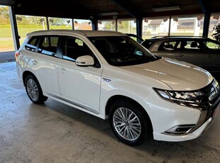 Mitsubishi Outlander 2,4 PHEV Intense CVT 4WD