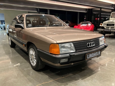 Audi 100