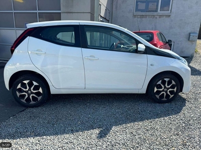 Toyota Aygo1,0 VVT-I X-play + Go-pakke X-Shift 72HK 5d Aut.