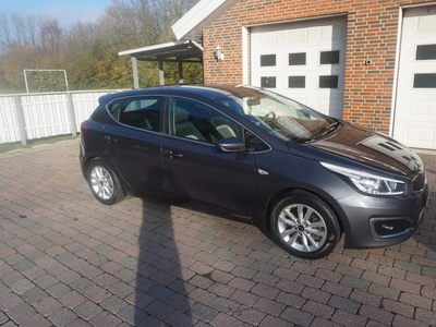 Kia Ceed 1,6 CRDi 136 Attraction 5d