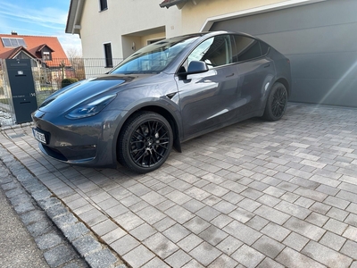 Tesla Model Y Long Range AWD 5d