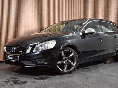 Volvo V60 2,4 D5 215 R-Design aut. AWD