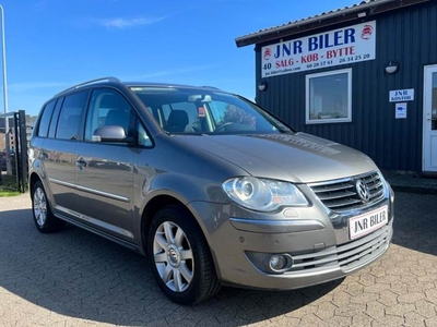 VW Touran 2,0 TDi 140 Trendline DSG