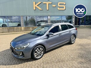 Hyundai i30 1,6 CRDi 110 Premium stc. 5d