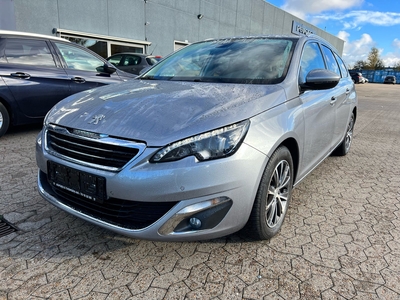 Peugeot 308 1,2 e-THP 130 Allure EAT6 5d