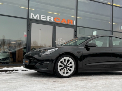 Tesla Model 3 Long Range AWD 4d