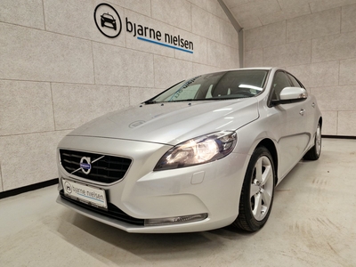 Volvo V40 1,6 T3 150 Kinetic 5d