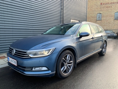 VW Passat 2,0 TDi 240 R-line Variant DSG 4Motion 5d