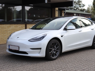 Tesla Model 3 Long Range AWD 4d