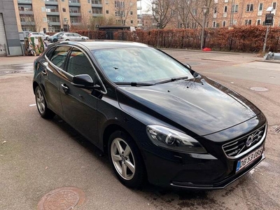 Volvo V40 2,0 T3 152 Momentum