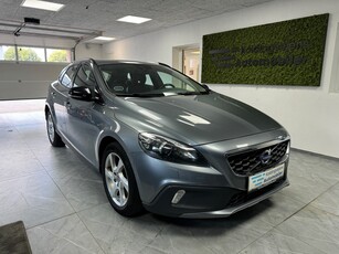 Volvo V40 CC 1,6 D2 115 Momentum 5d