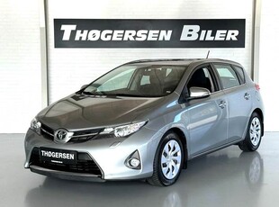 Toyota Auris 2,0 D-4D T2+