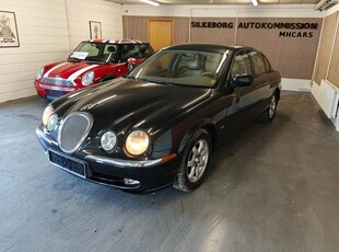 Jaguar S-Type 3,0 V6 E