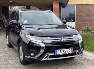 Mitsubishi Outlander 2,4 PHEV 4WD