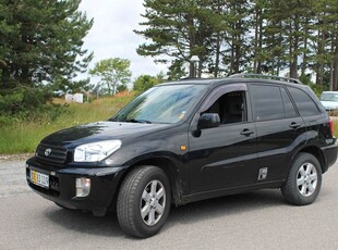 Toyota RAV4 2,0 4x4 150HK Van