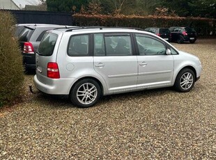 VW Touran 2,0 TDi 140 Trendline DSG 7prs