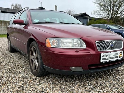 Volvo V70 2,5 T Momentum aut.