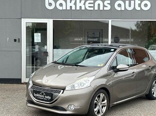 Peugeot 208 1,2 VTi Allure Sky