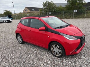 Toyota Aygo 1,0 VVT-i x-wave Sky 5d