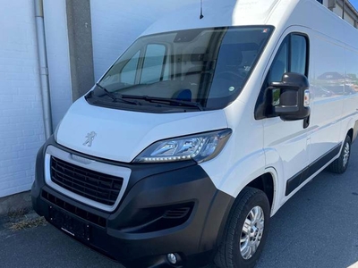 Peugeot Boxer 335 2,2 BlueHDi 165 L2H2 Ultimate