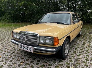 Mercedes 230 E 2,3 aut.