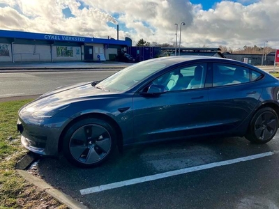 Tesla Model 3 RWD