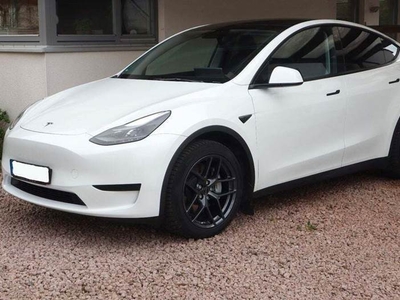 Tesla Model Y RWD