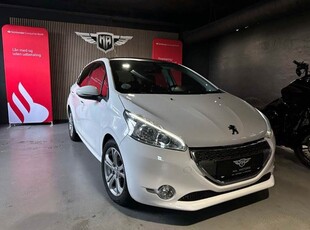 Peugeot 208 1,2 VTi Allure Sky